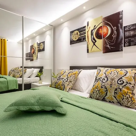 Valis Apartment *