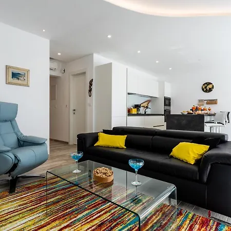 Valis Apartment